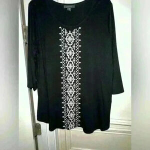 Karen Kane Embroidered Black And White Top 1XL